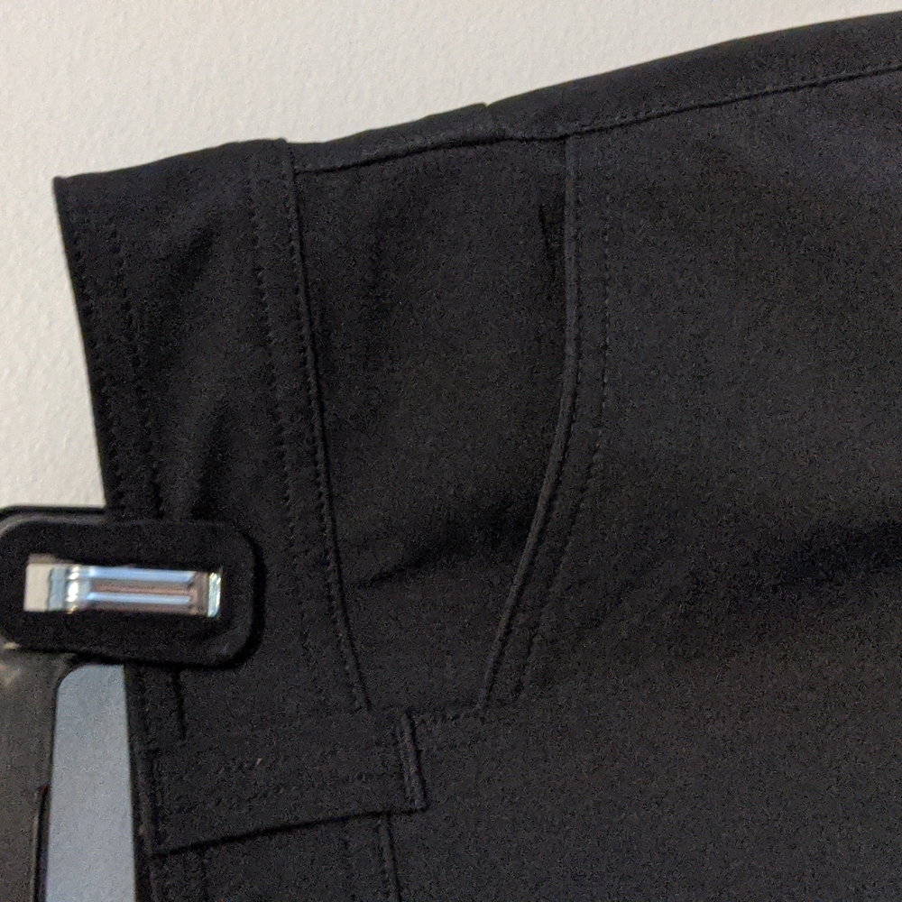 Eddie Bauer women's size 8 black skort - Picture 3 of 5